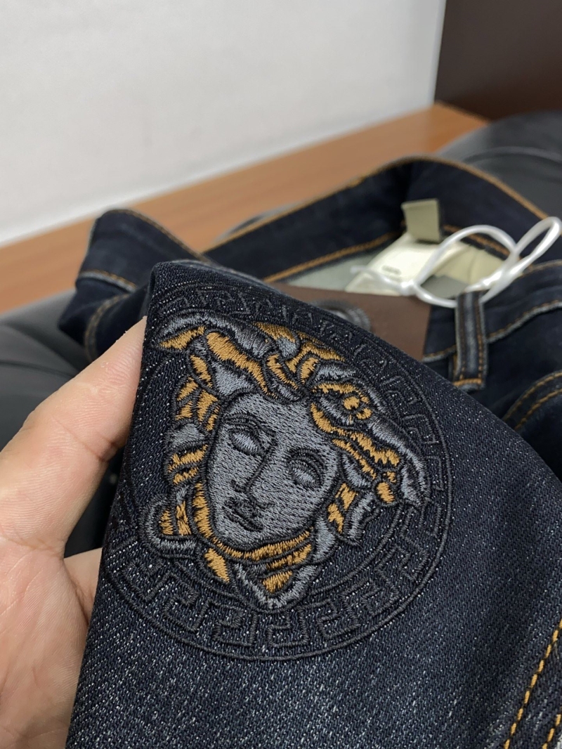 VERSACE
